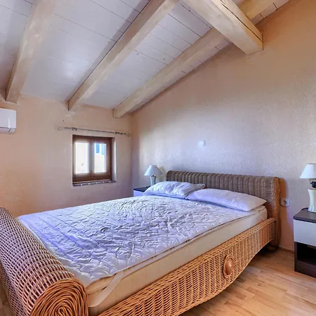 Vista 2 By Interhome